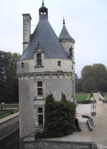 The Marques Tower with the well to the right