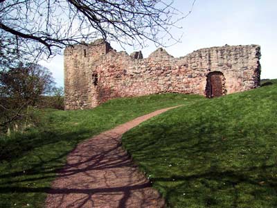Entering the grounds of Hailes Castle
