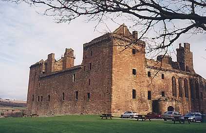 Linlithgow palace front view
